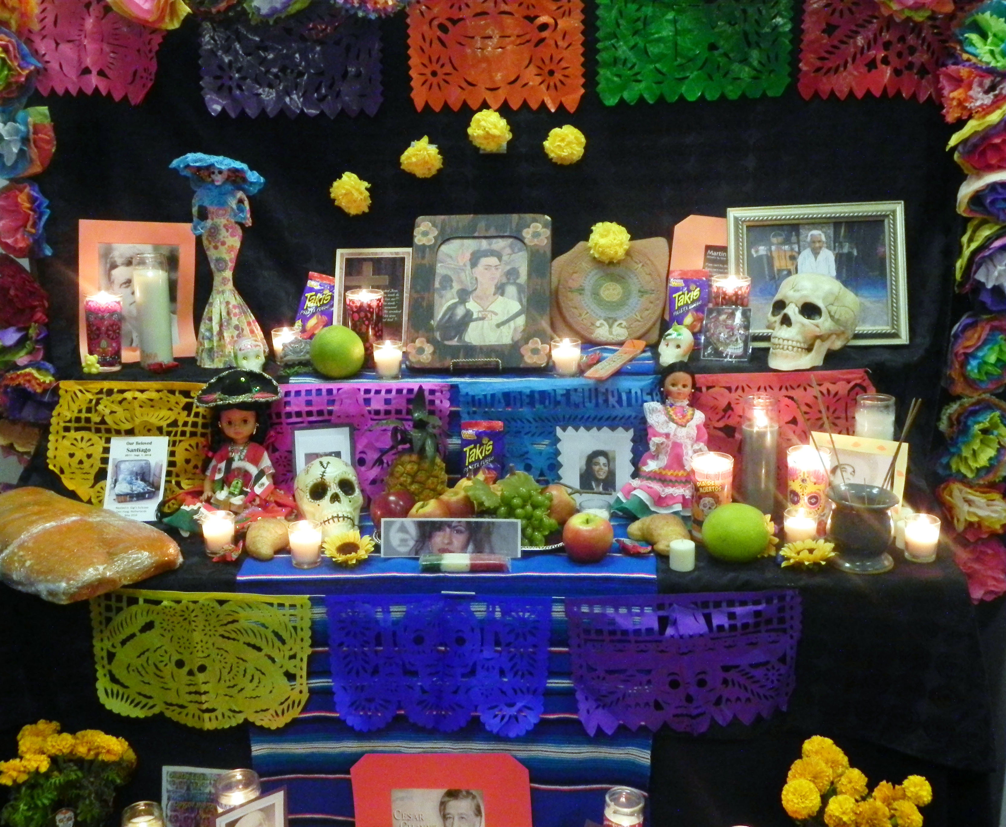 Honoring the dead at Día de los Muertos
