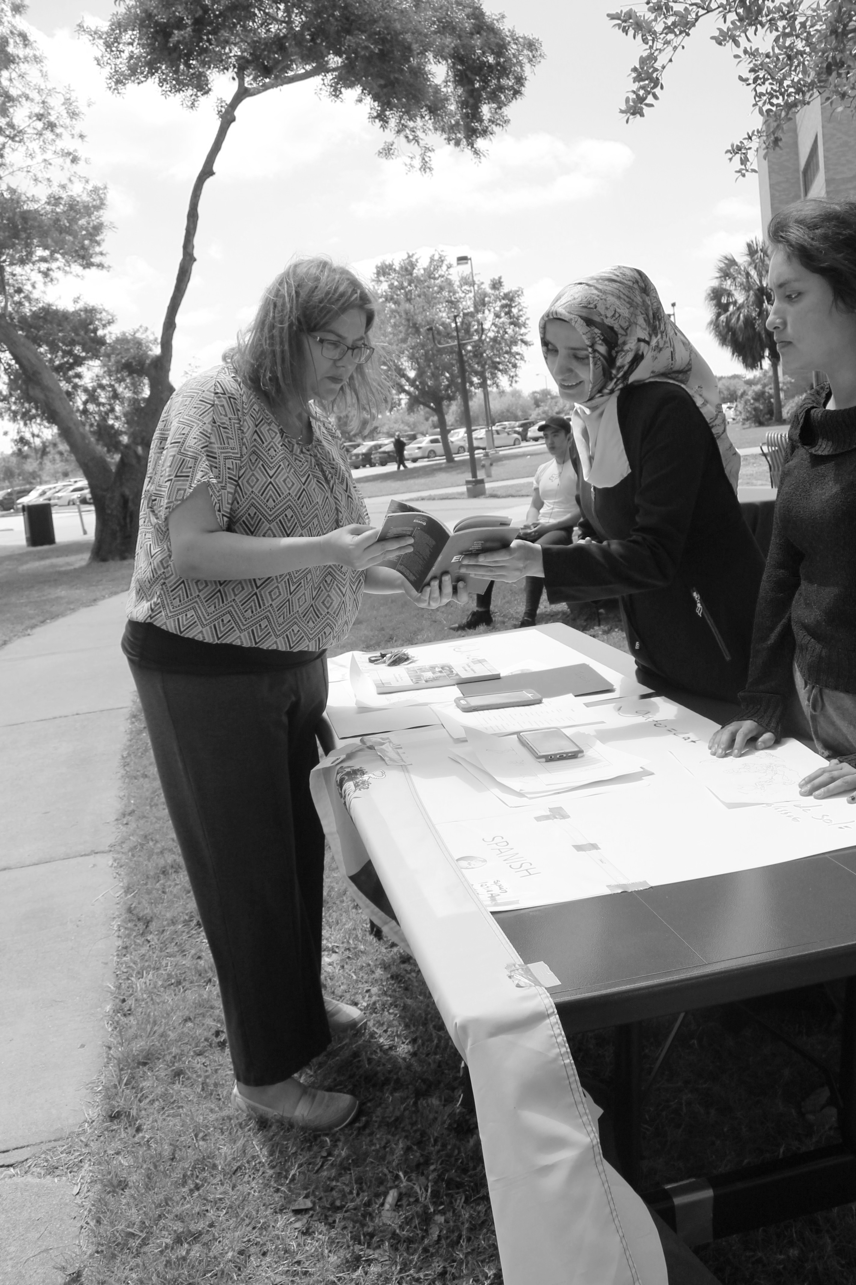 DMC hosts language fair on campus