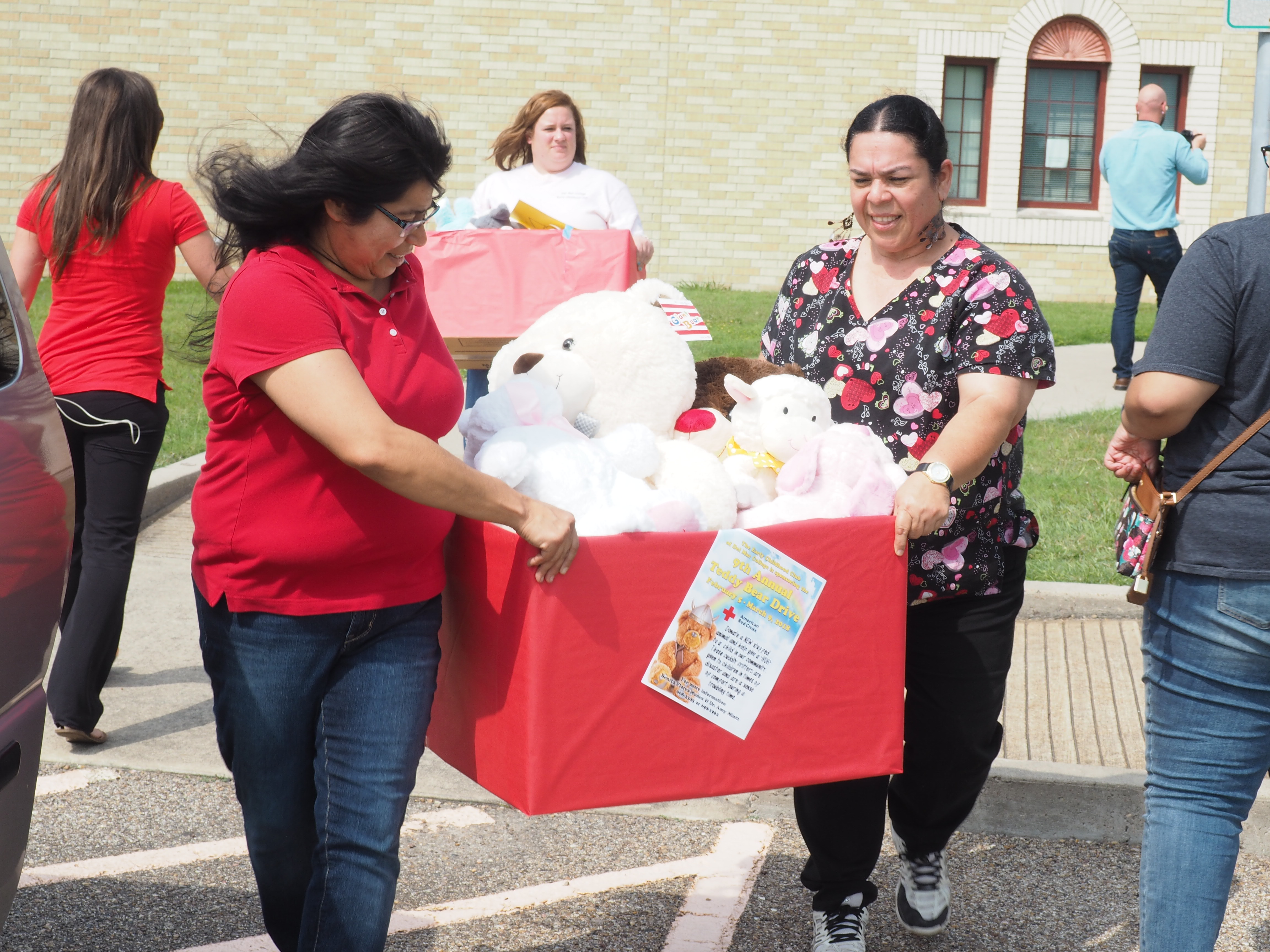 Teddy bears bring relief to kids