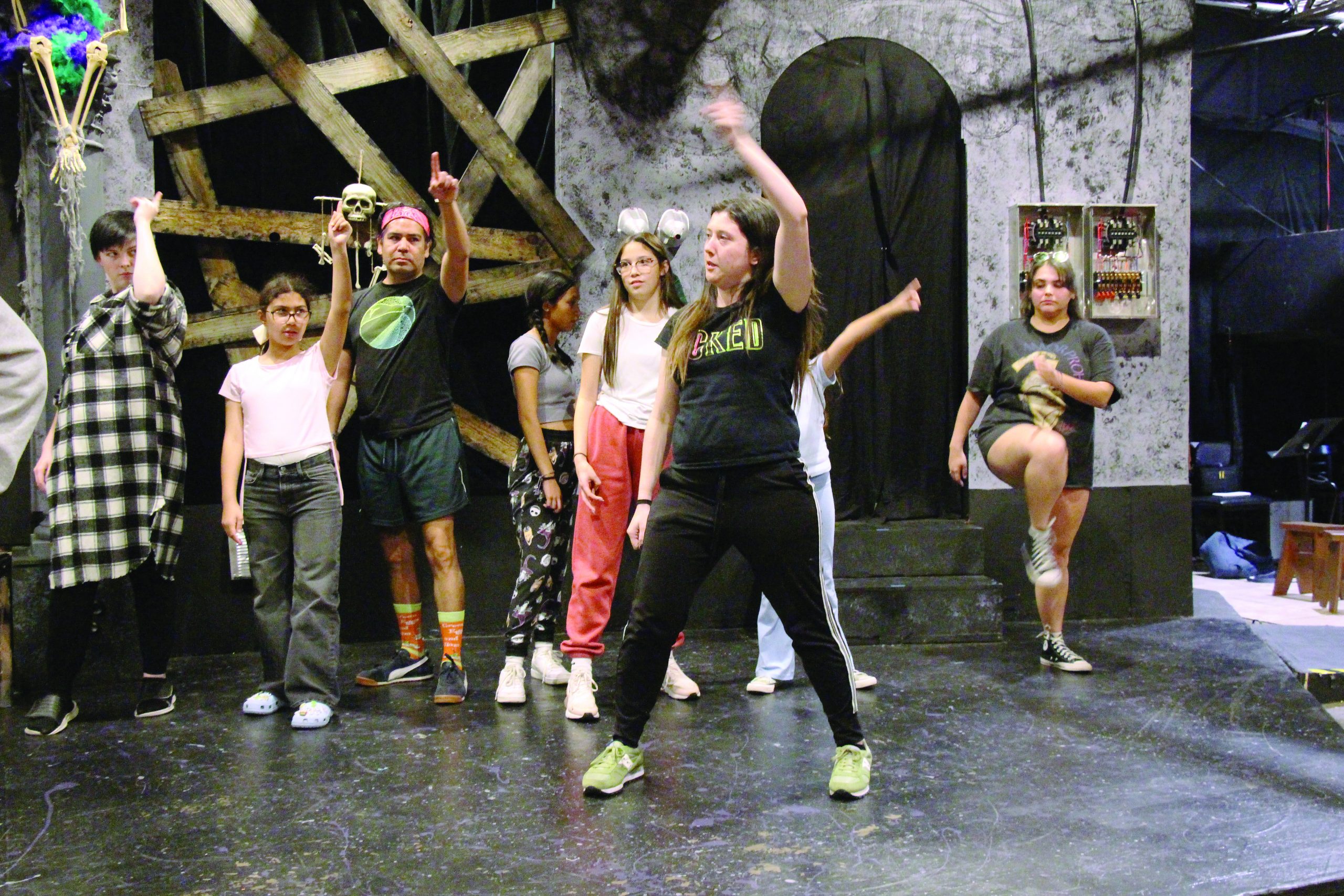 Local theater brings beloved Christmas movie to stage